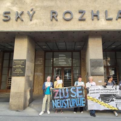 Každou středu od 17:00 hod. můžete podpořit občany před ČRo v Praze - demonstrují za skutečnou svobodu slova ve veřejnoprávních médiích