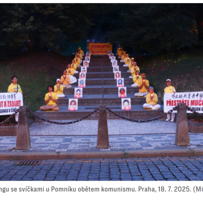 Praha – Újezd 18.7.2025: U Pomníku obětem komunismu se rozsvítily svíčky jako upomínka na 26 let trvající perzekuci Falun Gongu