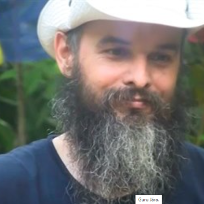 Guru Jára tvrdí, že se na ‚odháčkování‘ v Poetrii angažovali i soudci - Válek létá na golf se šéfem IT firmy: „Nevím, že má od nás zakázky“.