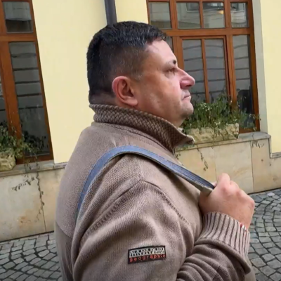 ČT1 1.8.2026: SVĚDEK Z CELY: PČR, za pomoci státních zástupců a soudců, „vylepšuje“ úspěšnost vyšetřování porušováním zákonů. Pomáhají ji vězni - za sníženi trestu, či propuštění na svobodu…